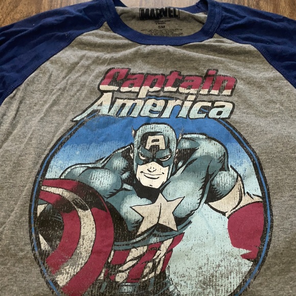 Marvel men's small captain America shirt